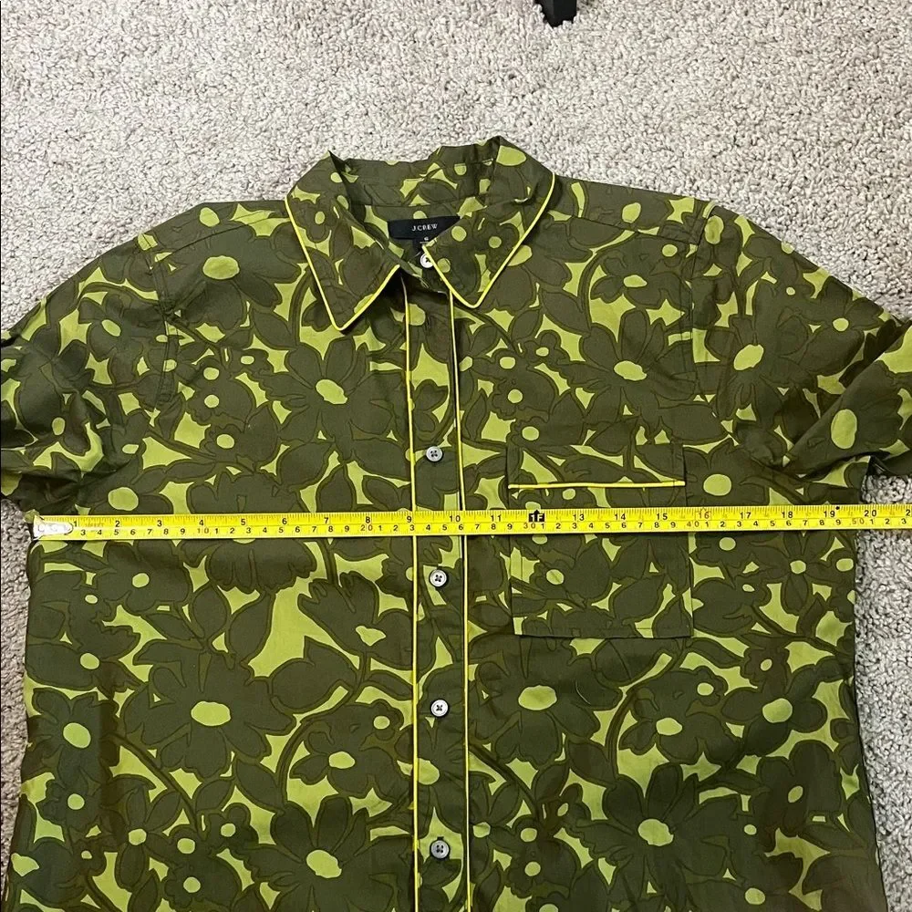J Crew Reimagined Camo Flower Olive Green Women’s Button Down Yellow Small NW